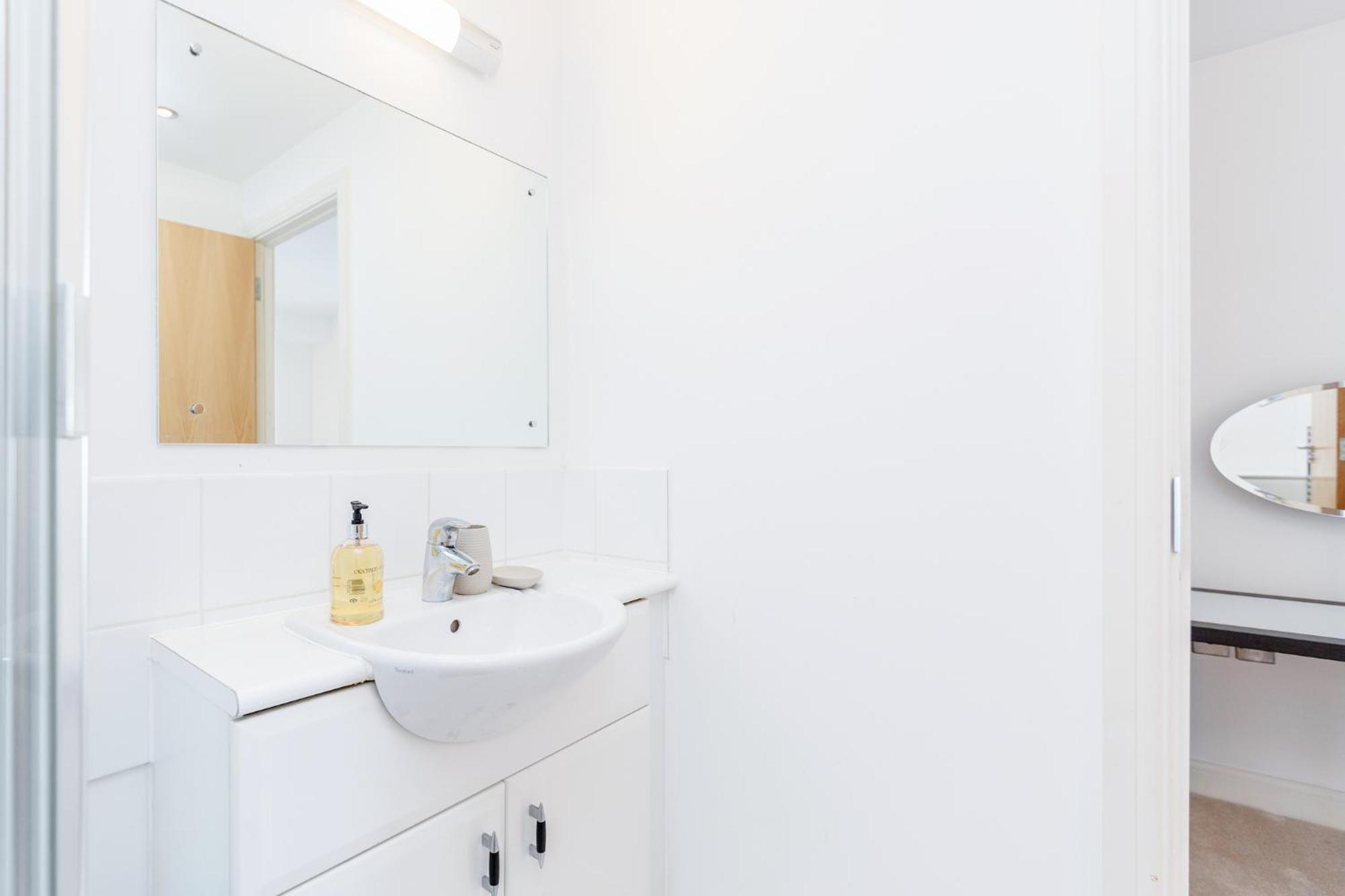 Premium Excel 3 & 2 Bedrooms Лондон Экстерьер фото